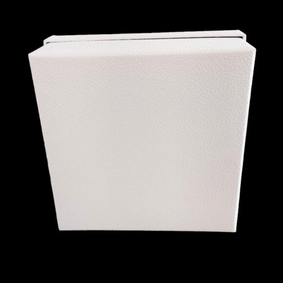 Empty AUTHENIC Dior White Pebbled box w/Black Lettering, Tissue & Satin Ribbon - Picture 5 of 6